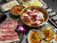 -围炉肉舍•炭烤活鳗•丹东海鲜烤肉(步行街店)