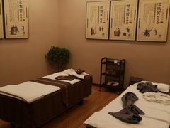 -灸春堂·艾灸·痛症·整脊连锁(之江银泰店)