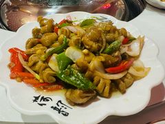 -三江鱼东北特色铁锅炖(骆驼店)