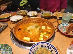 -洱火云南酸菜牛肉火锅(石景山当代商城店)