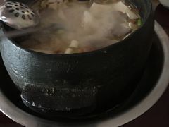 -绿色墨脱石锅城