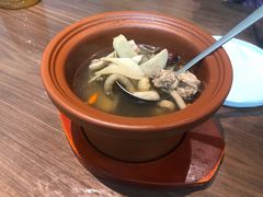 紫砂土鸡汤-有红鸡毛店·川菜(建设路店)