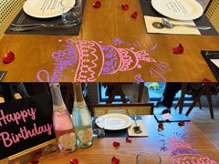 -Mark&Mars Restaurant