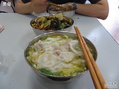 Sc&nbsp;332&nbsp;白家肥肠店&nbsp;清汤抄手7元-青石桥老瓦房肥肠粉总店(青石桥总店)