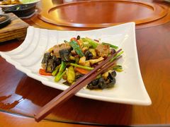 -东馆和天下特色餐饮(工农店)