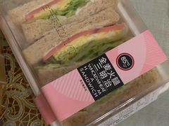 -85度C(生甜甜圈研究工坊·上海平凉店)