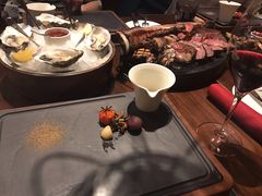 -恰餐厅及酒吧 CHAR Bar & Grill (北京丽都皇冠假日店)