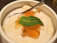 桃胶椰乳豆腐花-老湘亲·品鉴湘菜(湖里店)