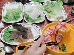 -四囍码头海鲜烧烤自助火锅(外滩南京东路悦荟广场店)
