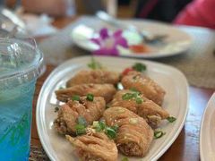 -Chom Cafe and Restaurant