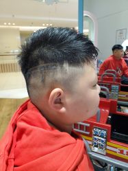 -阿朵拉儿童发型设计(金狮广场店)