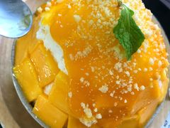 -莓园冰淇淋店