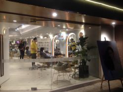 -苏豪路易士·嘉玛发廊