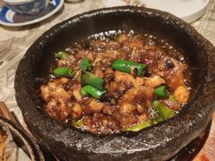 石锅杭椒牛蛙-桂满陇天书(南京德基旗舰店)