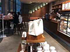 大堂-星巴克臻选(广州高德置地秋广场店)