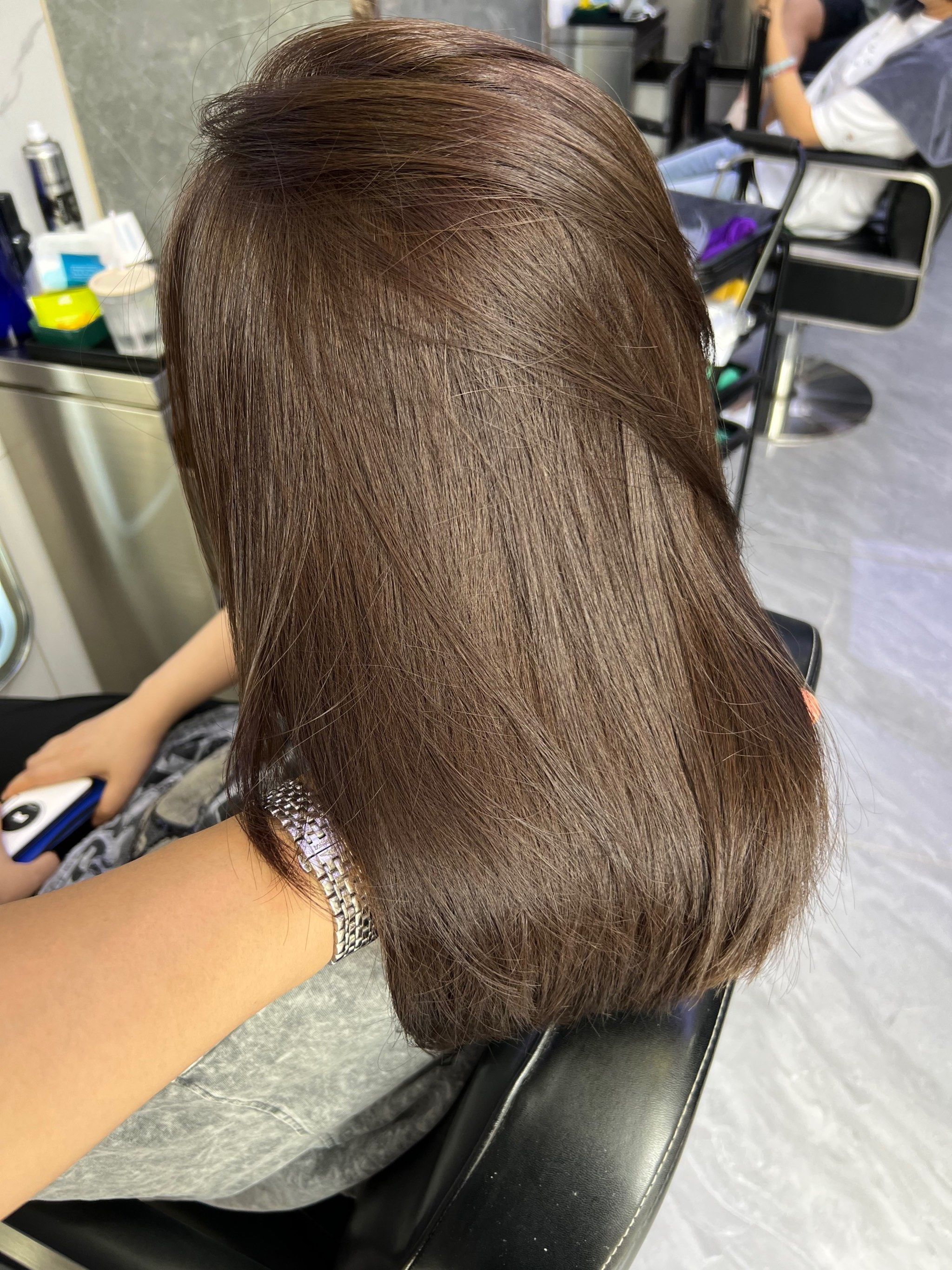 麻棕色:略带灰调