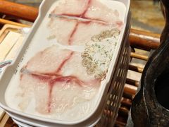 -老牌坊云南鱼豆花火锅(爱建店)