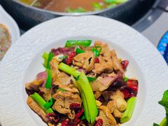 -伴山牛贵州黄牛肉火锅·苗疆非遗艺术餐厅(上海首店)