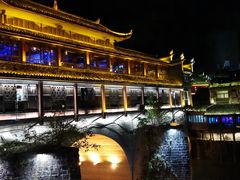 -临江餐馆二楼美食部落