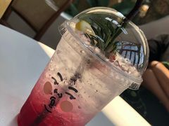 气泡水-Cheevit Cheeva(Sirimangkalajarn)