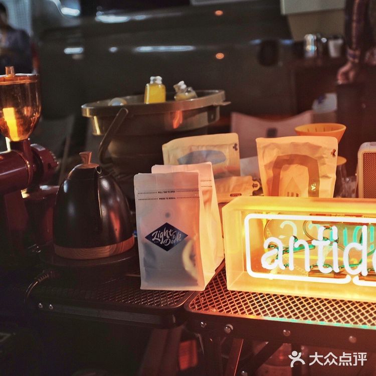 漫步杭城最chill的复古市集｜银盐