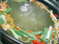 -陆记牛庄·碳锅龙虾烧烤(爱上花园店)