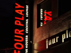 -FOUR PLAY BAR