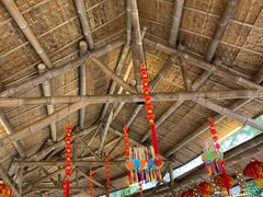 -茅草房·河畔园林火锅