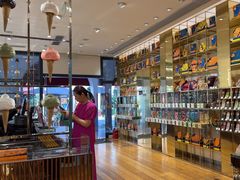 -VENCHI 闻绮(上海佛罗伦萨小镇店)
