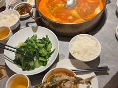 -野山舂·贵州现舂酸汤牛肉(民生路店)
