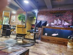 -青木造型HAIR·あおき髪を刈る潮人店