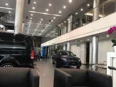 -天津波士信达奔驰4S店(卫津南路店)