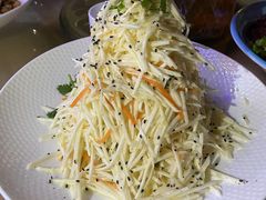 -雪乡人家东北菜·铁锅炖一切(高斯路店)