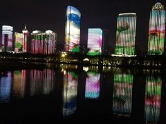 -万绿园