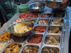 -愉肴麻辣香锅(中山路店)