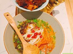 -百春原湖南牛肉粉(百联世纪店)