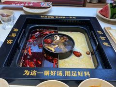 -老牌坊云南鱼豆花火锅(哈西万达店)