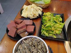 -曹丞相·地锅鸡·地锅鱼(武林店)