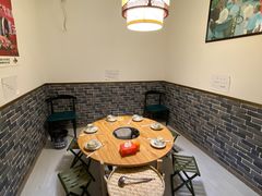 -茸梅路右拐龙虾-农家菜(松江店)