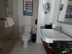 -武汉武昌站街道口华美达安可酒店