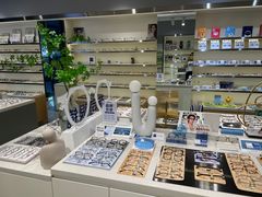 -视野联行眼镜·蔡司·尼康·豪雅·依视路(青浦宝龙店)