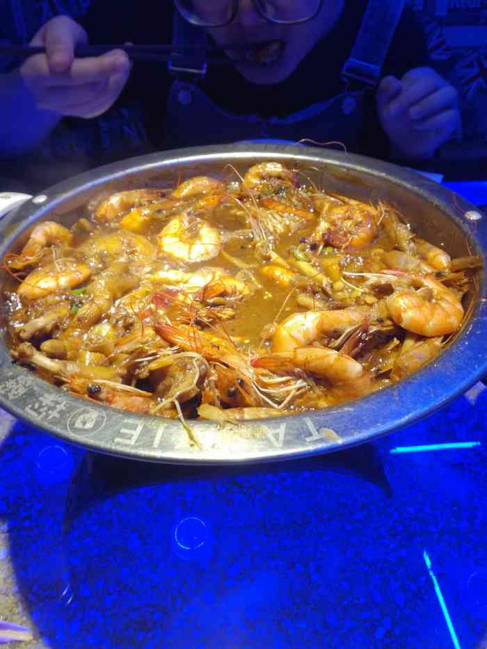 探蟹肉蟹煲(东汇城店)-"用的是美团的118两人套餐券,两个人够吃.
