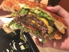 -The Habit Burger Grill 哈比特汉堡(爱琴海店)