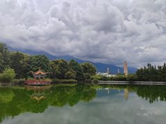 -三塔倒影公园