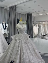 -LOVE SHINE婚纱·红鼎庄龙凤褂·妈妈装定制