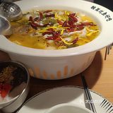 成都中秋这样过｜中秋，一家人来吃太二酸菜鱼