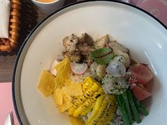 鸡肉大虾鲜蔬波奇碗-西堤牛排(南京龙江店)