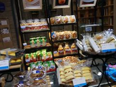 面包甜点陈列柜-卡吉诺动物奶油生日蛋糕(东明路店)