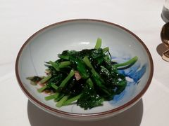 梅香咸鱼头手紫菜炒豆苗-广舟(千禧店)