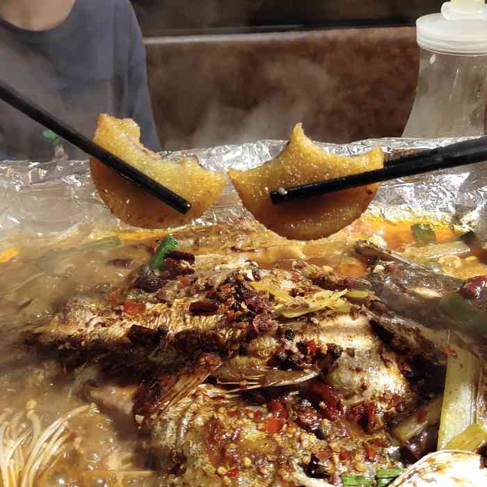 愿者上钩纸包鱼(华丰店)-"[薄荷]环境: 有上下二层地方都很宽敞,.